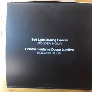 Becca soft light blurring powder